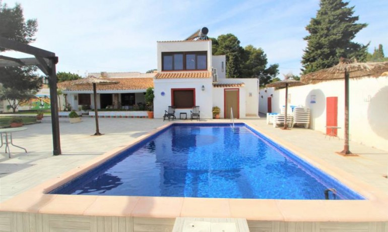 Herverkoop - Villa -
Lomas de Cabo Roig