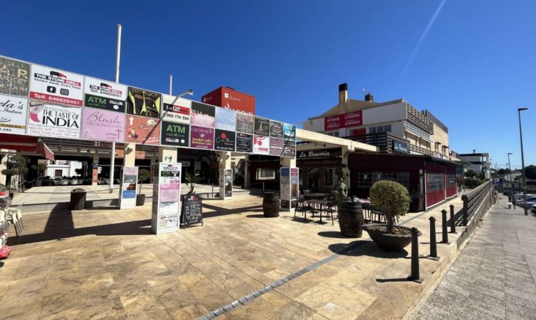 Revente - Commercial -
Orihuela Costa* - Dehesa de Campoamor*