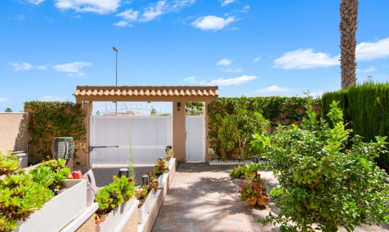 Herverkoop - Villa -
Torrevieja* - Punta Prima*