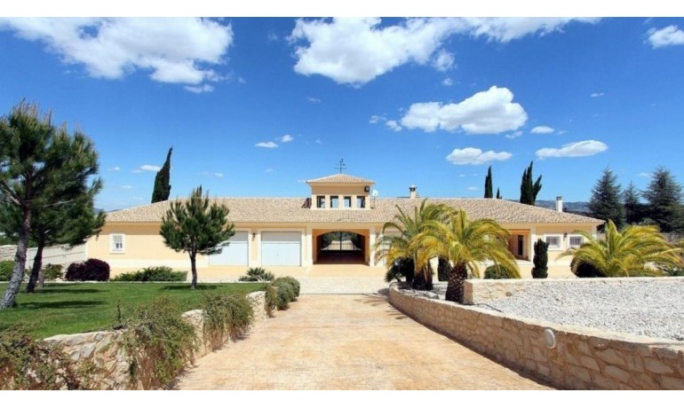 Sale - Villa -
Alicante* - Penàguila*