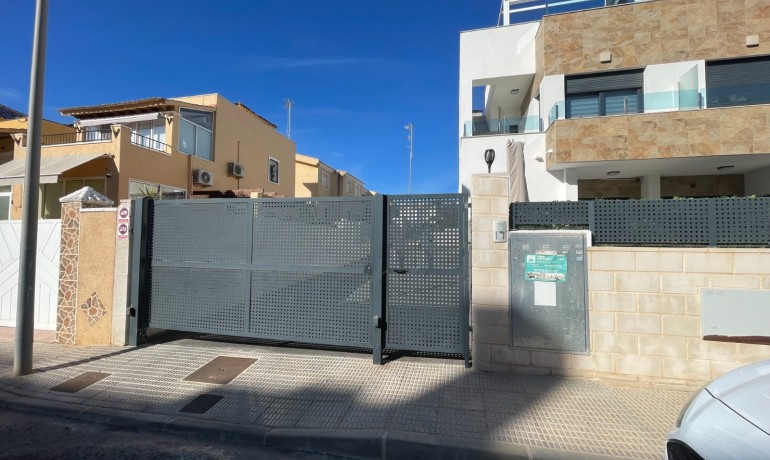 Revente - Maison de ville -
Orihuela Costa - Villamartín