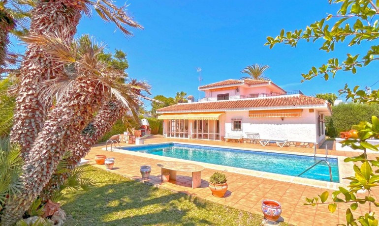 Revente - Villa -
Orihuela Costa - Cabo Roig