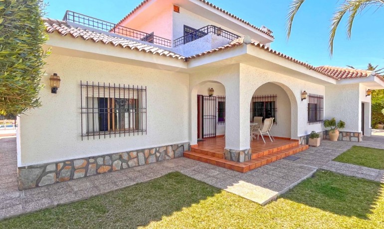 Herverkoop - Villa -
Orihuela Costa - Cabo Roig