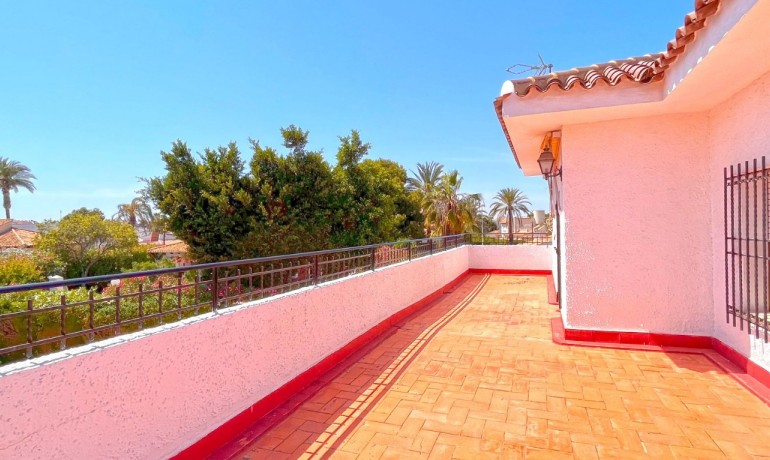 Revente - Villa -
Orihuela Costa - Cabo Roig