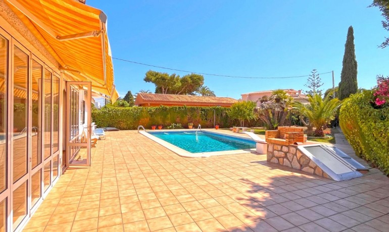 Sale - Villa -
Orihuela Costa - Cabo Roig