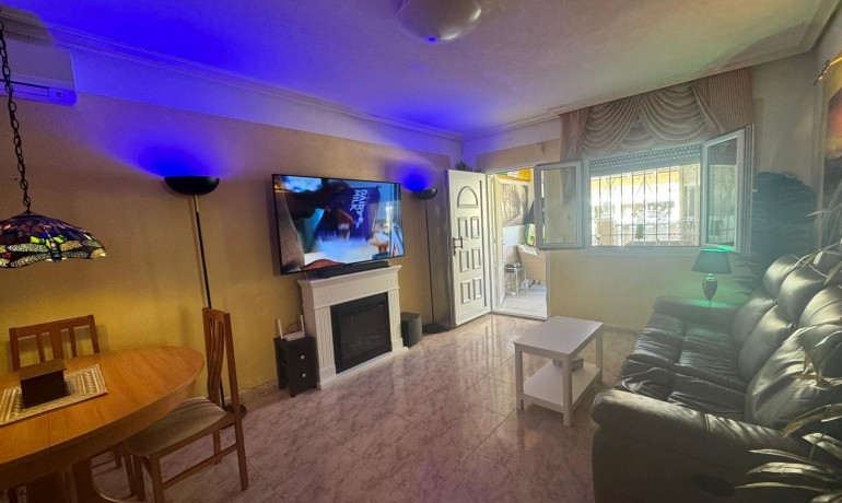 Sale - Townhouse -
Torrevieja