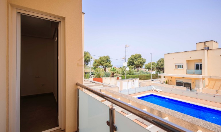 Sale - Townhouse -
Los Montesinos - Alicante