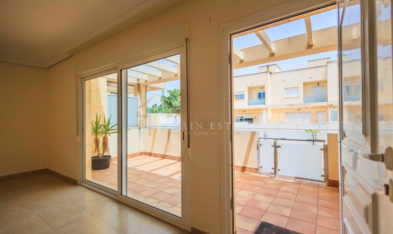 Sale - Townhouse -
Los Montesinos - Alicante