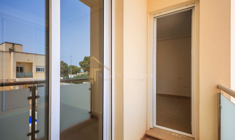 Sale - Townhouse -
Los Montesinos - Alicante