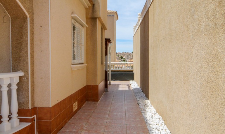 Herverkoop - Villa -
Orihuela Costa* - Villamartin*