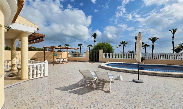 Sale - Villa -
Torrevieja