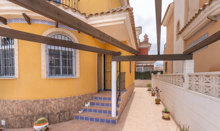 Sale - Villa -
Los Montesinos - Los Montesinos - Urb. La Herrada