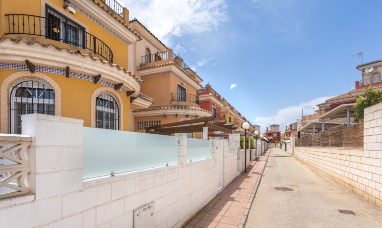 Revente - Villa -
Los Montesinos - Los Montesinos - Urb. La Herrada