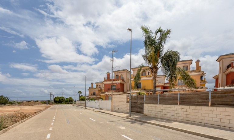 Sale - Villa -
Los Montesinos - Los Montesinos - Urb. La Herrada