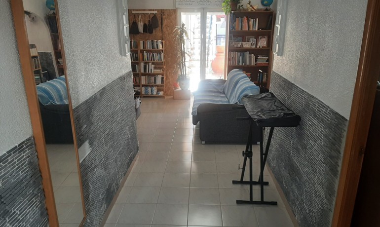 Sale - Apartment / Flat -
Alicante* - Jacarilla*