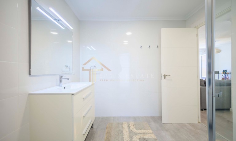 Sale - Apartment / Flat -
Alicante* - Santa Pola*