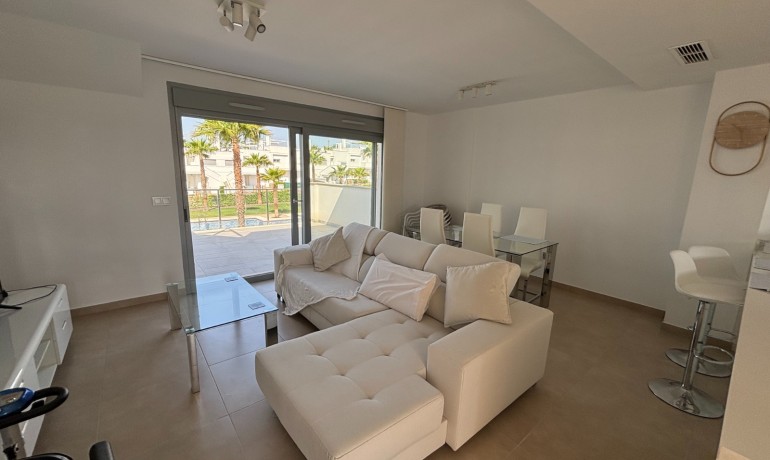 Sale - Apartment / Flat -
Los Montesinos - Entre Naranjos / Vistabella Golf