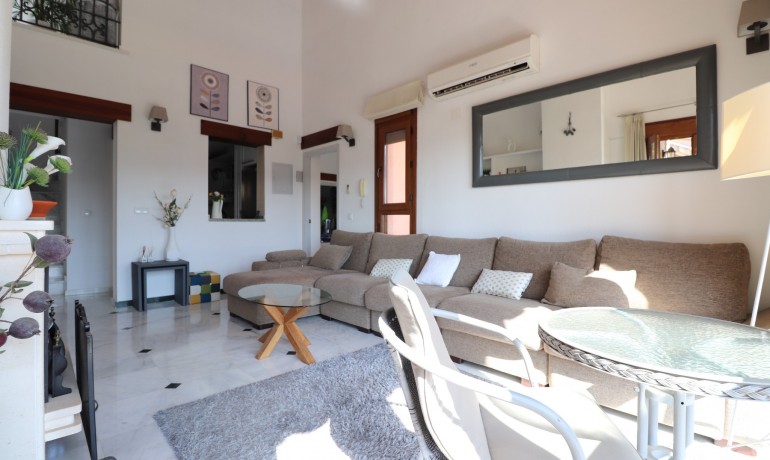 Sale - Villa -
Algorfa - La Finca Golf Resort