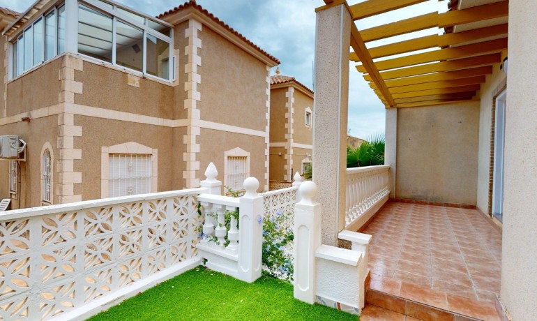 Sale - Townhouse -
Orihuela Costa - Villamartin