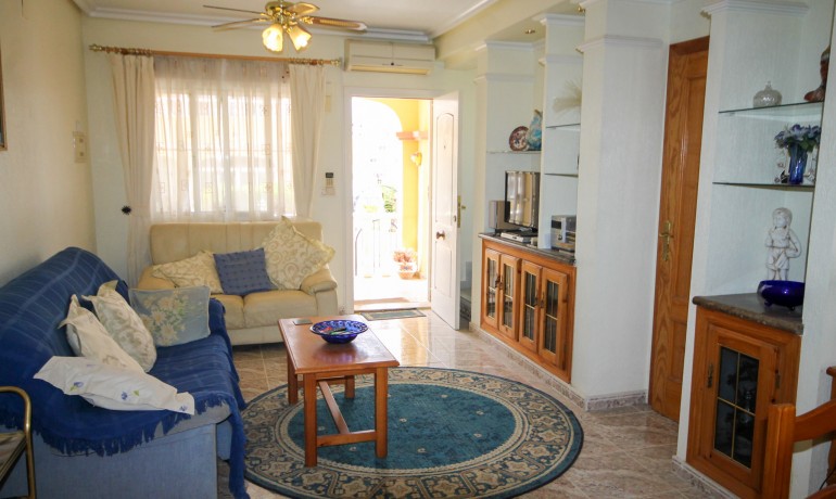 Sale - Villa -
Orihuela Costa