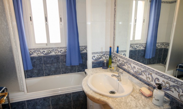 Sale - Villa -
Orihuela Costa