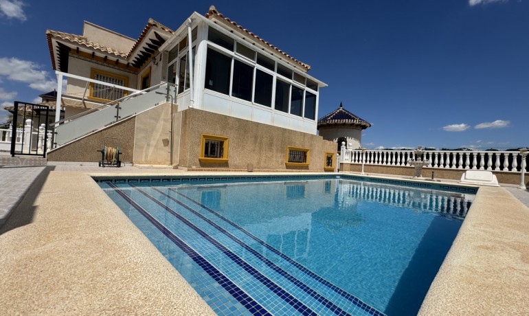 Sale - Villa -
Orihuela Costa* - Villamartin*