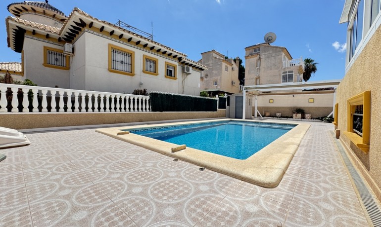 Sale - Villa -
Orihuela Costa* - Villamartin*