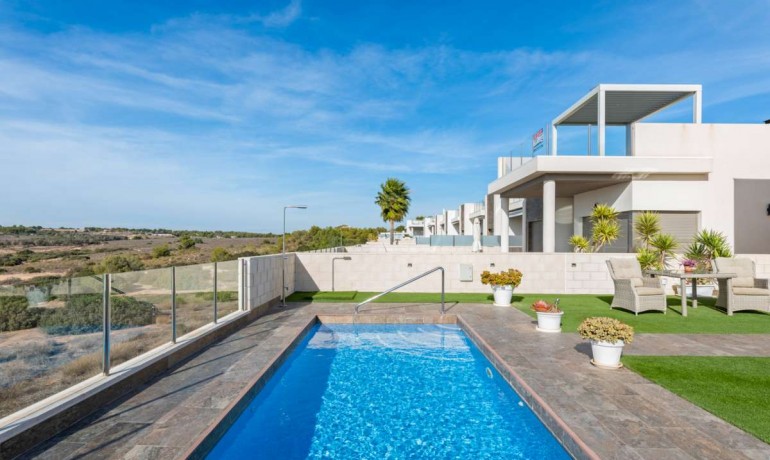 Sale - Villa -
Orihuela Costa* - Villamartin*