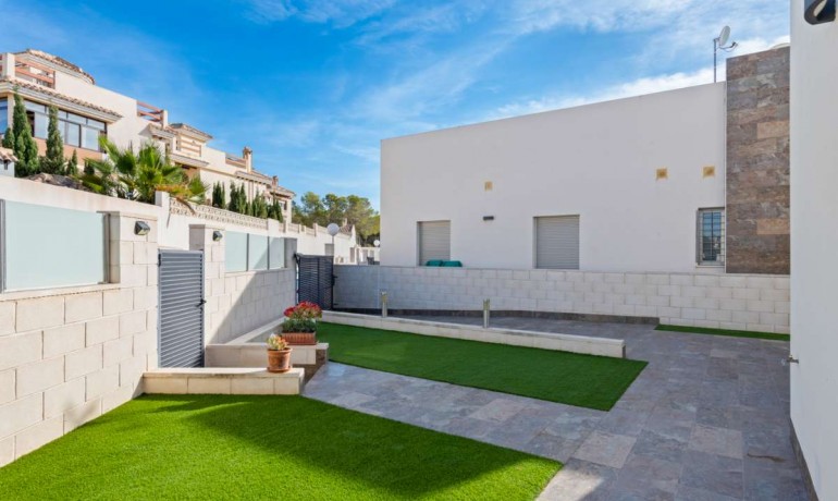 Sale - Villa -
Orihuela Costa* - Villamartin*