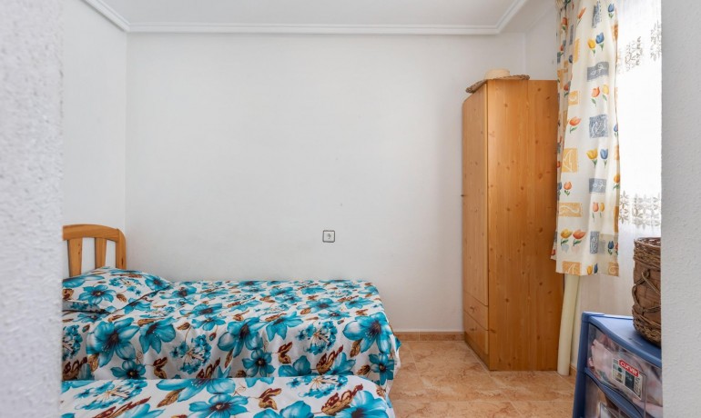 Sale - Apartment / flat -
Torrevieja - Carrefour