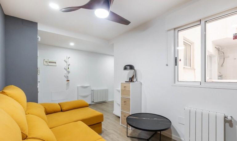 Sale - Apartment / flat -
Torrevieja - Center
