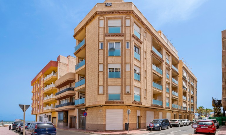 Sale - Apartment / Flat -
Torrevieja - La Mata