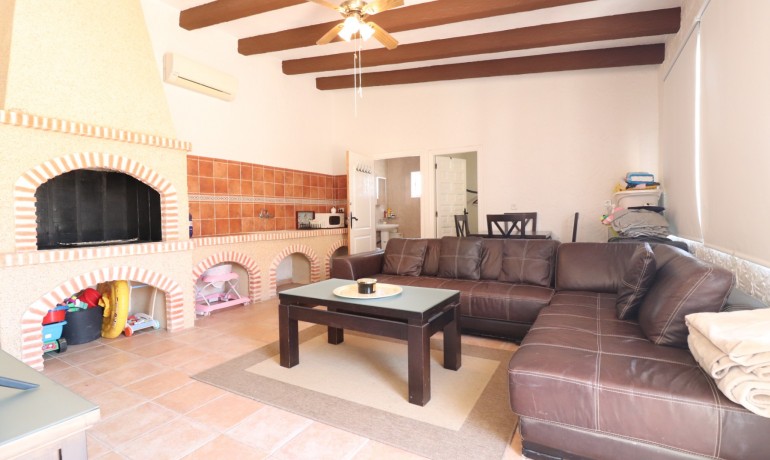 Sale - Finca / Country Property -
Almoradí - Heredades - Village