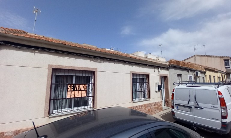 Sale - House -
Los Montesinos*