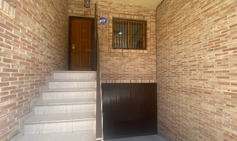 Sale - Townhouse -
Rafal