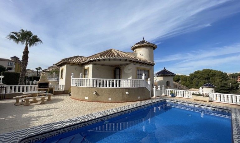 Herverkoop - Villa -
Orihuela Costa* - Villamartin*