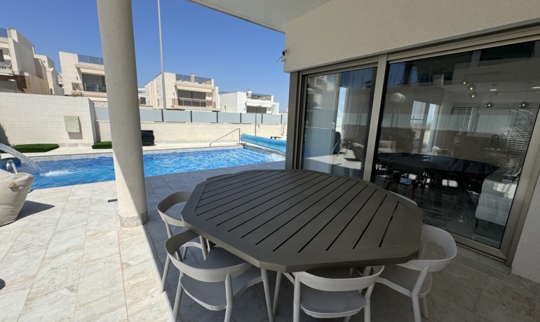 Revente - Villa -
Orihuela Costa* - Villamartin*