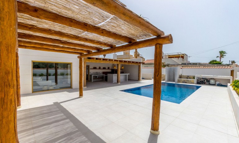 Sale - Villa -
Torrevieja - Torreta Florida