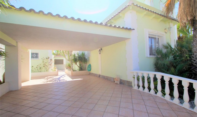 Herverkoop - Villa -
Orihuela Costa* - Villamartin*