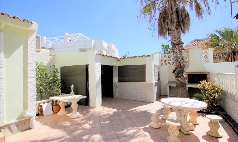 Herverkoop - Villa -
Orihuela Costa* - Villamartin*