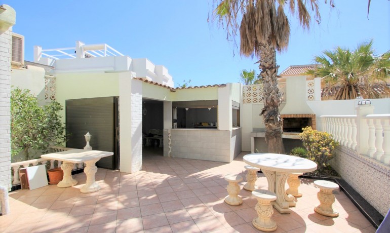 Herverkoop - Villa -
Orihuela Costa* - Villamartin*