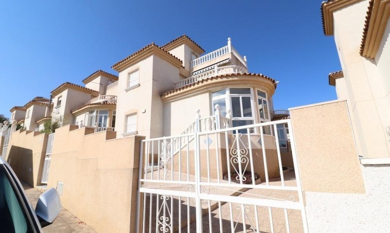 Herverkoop - Villa -
Orihuela Costa