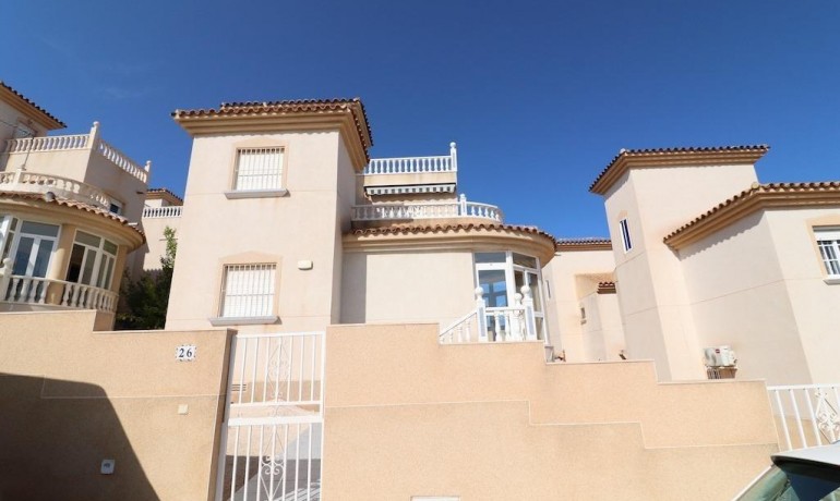 Herverkoop - Villa -
Orihuela Costa