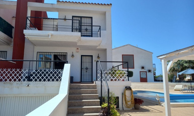 Sale - Villa -
Guardamar del Segura - El Raso