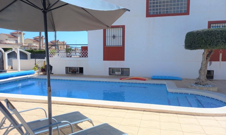 Sale - Villa -
Guardamar del Segura - El Raso