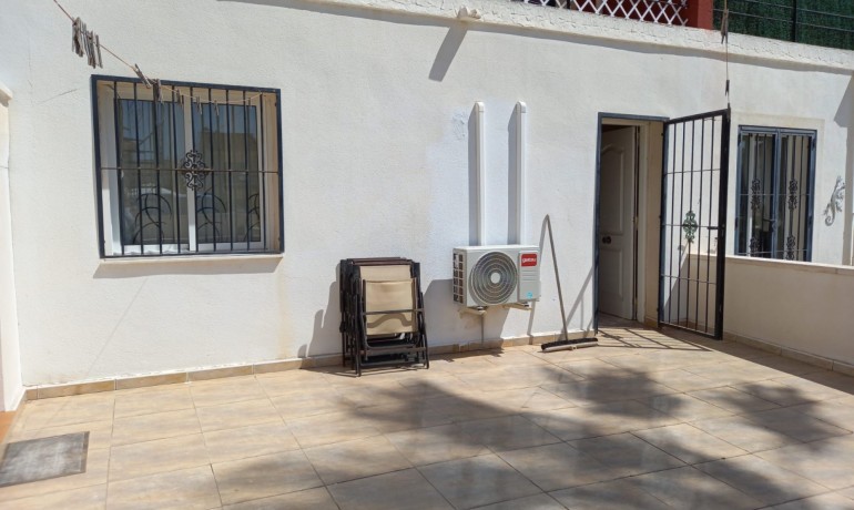 Sale - Villa -
Guardamar del Segura - El Raso