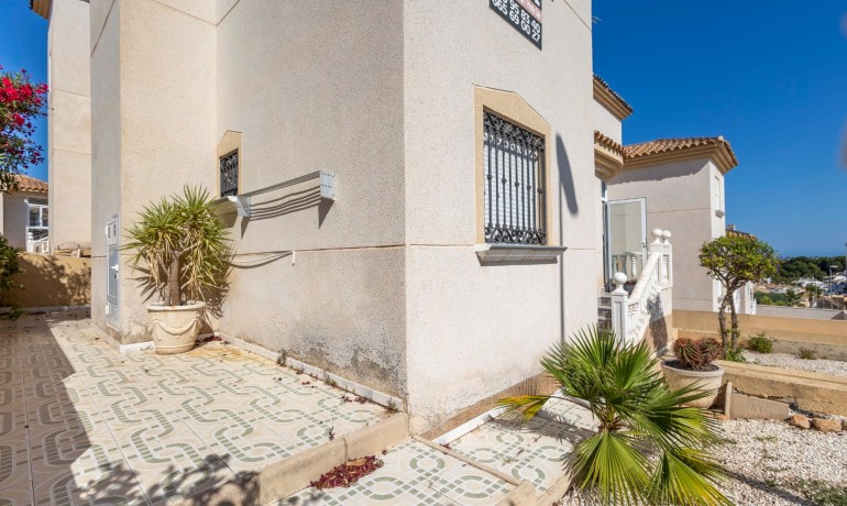 Sale - Villa -
Orihuela Costa - Urbanización Blue Lagoon y T-2 Filipinas Oeste