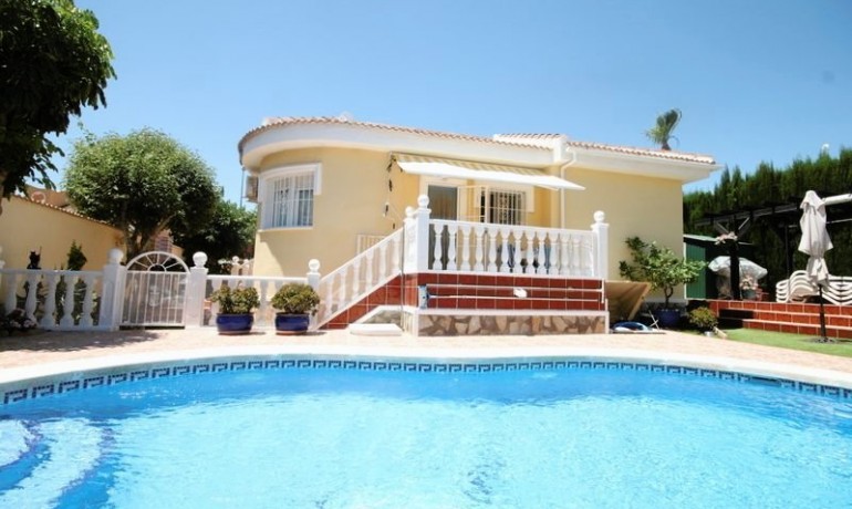 Sale - Villa -
Cuidad Quesada*