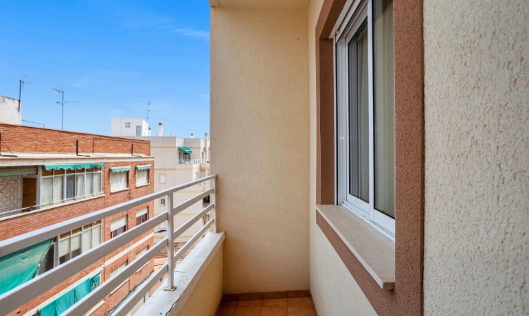 Sale - Apartment / Flat -
Torrevieja - Centro