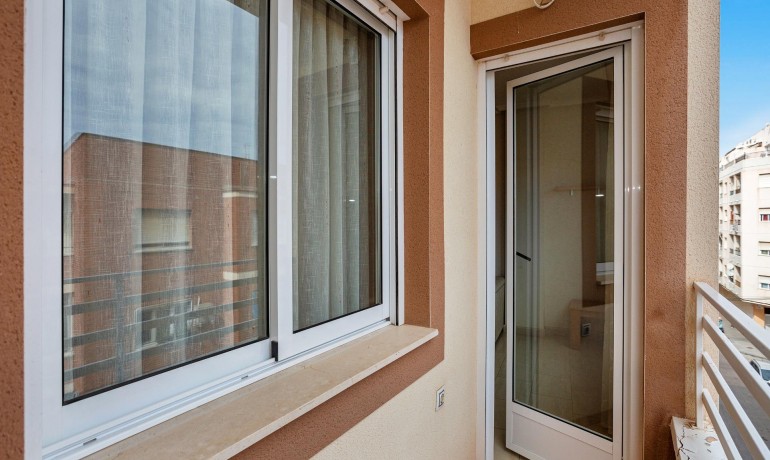 Sale - Apartment / Flat -
Torrevieja - Centro